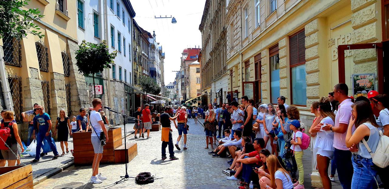 Style Apartments In Old Lviv Exterior photo